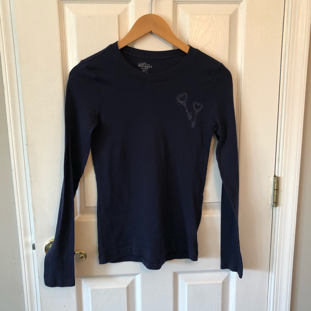 Navy old navy long sleeved inspired tee, M
